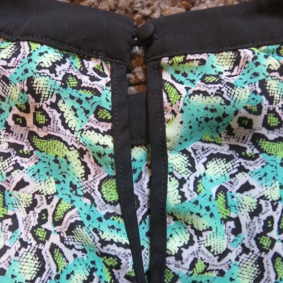 Shirt - Picture 4 of 4